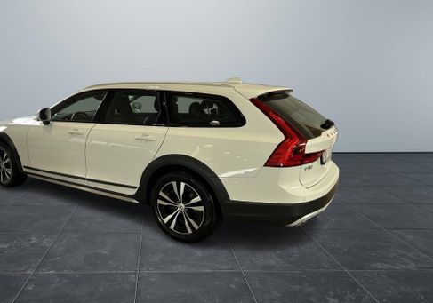 Volvo V90 Cross Country, 2020