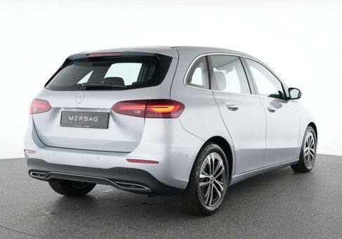 Mercedes-Benz B 180, 2025 3