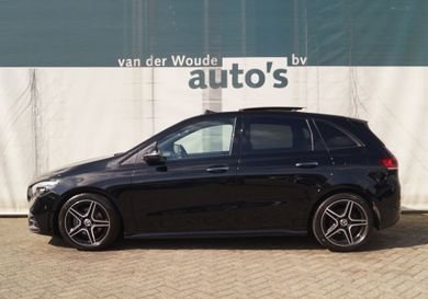 Mercedes-Benz B 180, 2022