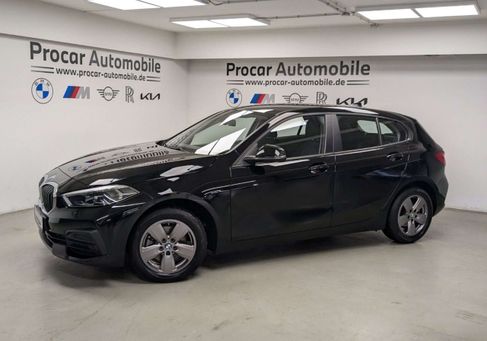 BMW 118, 2022