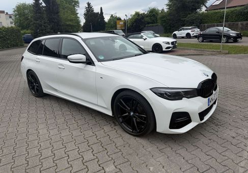 BMW 320, 2022