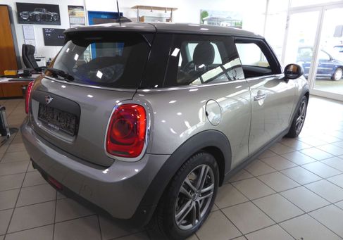 MINI ONE, 2019