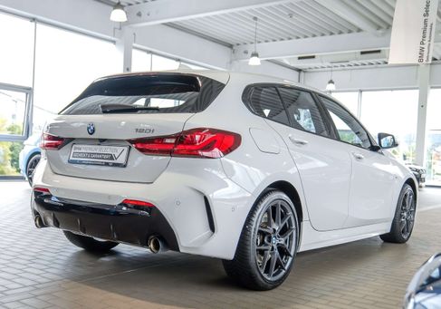 BMW 120, 2023