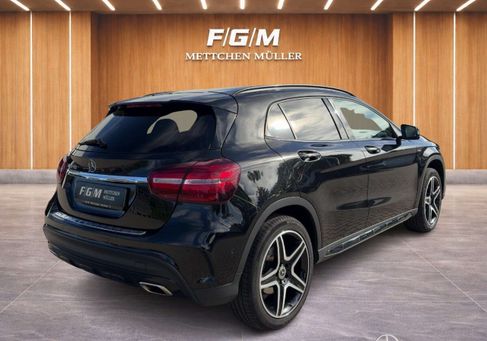 Mercedes-Benz GLA 200, 2018 3