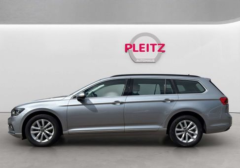 Volkswagen Passat Variant, 2022 3