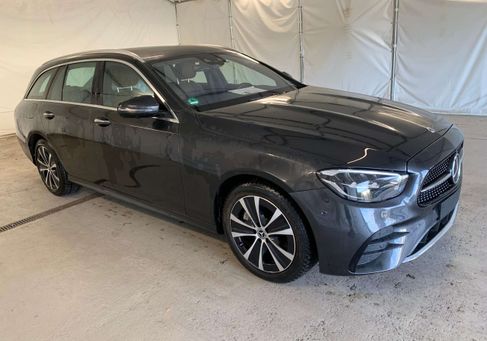 Mercedes-Benz E 300, 2022 2