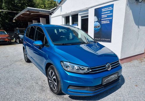 Volkswagen Touran, 2021 3