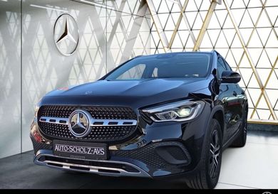 Mercedes-Benz GLA 180, 2022