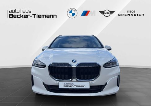 BMW 220, 2025 2