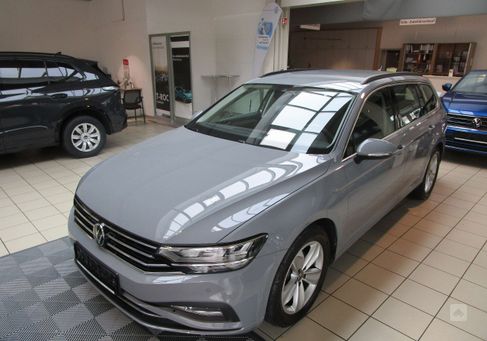 Volkswagen Passat Variant, 2022